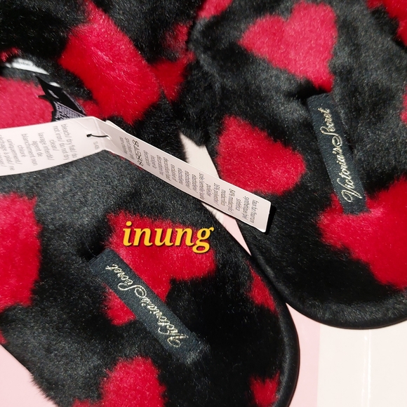 Victoria Secret Plush Slide size Medium NWT - Picture 2 of 8